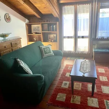 Vicino A Cortina D'ampezzo Con Garage ピエーヴェ・ディ・カドーレ